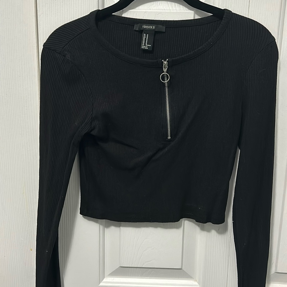 Forver21 medium cropped long sleeve